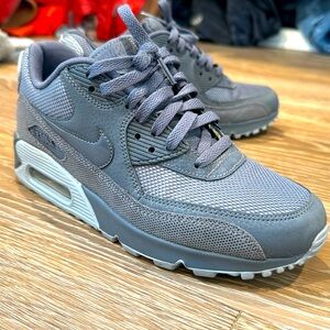 Nike Air Max, gray, size 8